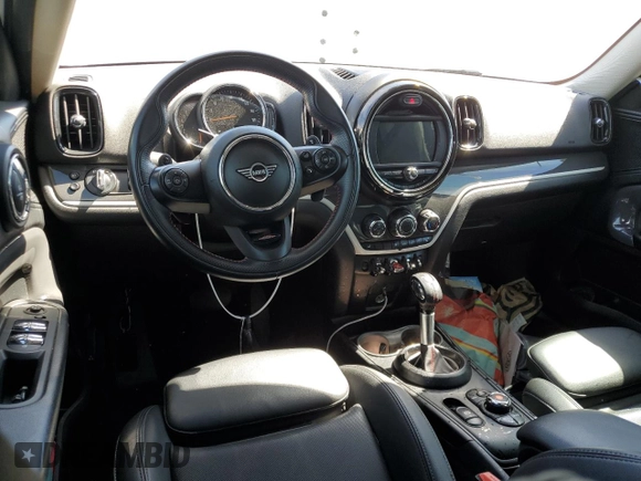 2019 MINI Countryman Cooper S with VIN WMZYT5C57K3G93622, listed as a Copart auction lot 70916044 with 33,307 mi miles and Salvage Title. Bid and sale history available at carsss.com. Image 8.