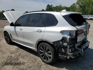 2019 BMW X5 xDrive40i z VIN 5UXCR6C50KLL13255, wystawiony jako Copart lot #52546675 z przebiegiem 80 686 mil mil oraz Szkoda całkowita • Salvage title. Historia ofert i sprzedaży dostępna na DreamBid. Obrazek 2.
