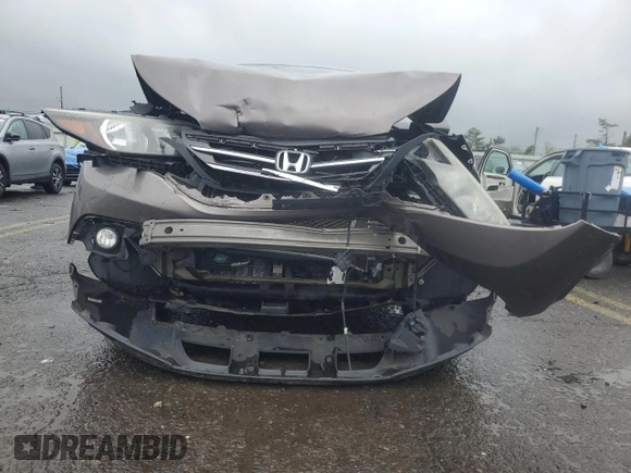 2014 Honda CR-V EX z VIN 5J6RM4H57EL085051, wystawiony jako Copart lot #56762055 z przebiegiem 125 956 mil mil oraz Szkody całkowita. Historia ofert i sprzedaży dostępna na DreamBid. Obrazek 5.