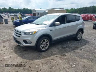 2017 Ford Escape SE z VIN 1FMCU9GD3HUA74463, wystawiony jako IAAI lot #42496171 z przebiegiem 160 534 mil mil oraz . Historia ofert i sprzedaży dostępna na DreamBid. Obrazek 2.