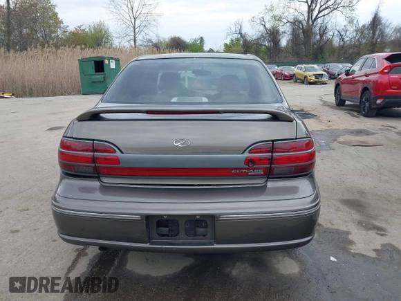 1999 Oldsmobile Cutlass GLS z VIN 1G3NG52J1X6338096, wystawiony jako IAAI lot #42001327 z przebiegiem 77 452 mil mil oraz . Historia ofert i sprzedaży dostępna na DreamBid. Obrazek 17.