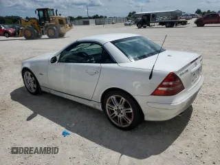 2004 Mercedes-Benz SLK-Class with VIN WDBKK49F54F305769, listed as a Copart auction lot 73852484 with 73,946 mi miles and Salvage Title. Bid and sale history available at carsss.com. Image 2.