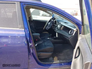 2015 Toyota RAV4 XLE with VIN 2T3RFREV6FW343687, listed as a IAAI auction lot 42024522 with 183,852 mi miles. Bid and sale history available at carsss.com. Image 5.