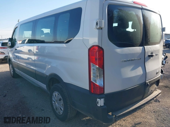 2021 Ford Transit Passenger XL z VIN 1FBAX2Y89MKA49850, wystawiony jako IAAI lot #41602893 z przebiegiem 74 248 mil mil oraz . Historia ofert i sprzedaży dostępna na DreamBid. Obrazek 3.