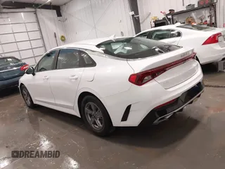 2023 Kia K5 LXS z VIN 5XXG14J2XPG189462, wystawiony jako IAAI lot #42233595 z przebiegiem 17 286 mil mil oraz . Historia ofert i sprzedaży dostępna na DreamBid. Obrazek 14.