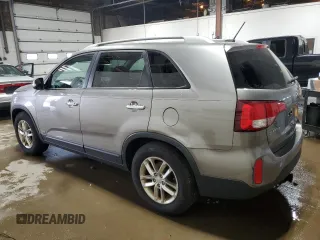 2015 Kia Sorento LX with VIN 5XYKTCA68FG642621, listed as a Copart auction lot 62039005 with 122,579 mi miles and Clean title. Bid and sale history available at DreamBid. Image 2.