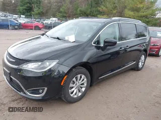 2018 Chrysler Pacifica Touring L z VIN 2C4RC1BG3JR233506, wystawiony jako IAAI lot #42186208 z przebiegiem 74 198 mil mil oraz . Historia ofert i sprzedaży dostępna na DreamBid. Obrazek 2.