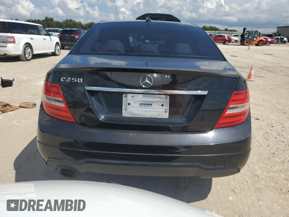 2014 Mercedes-Benz C 250 Sport с VIN WDDGF4HB1ER306501, выставлен на аукционе Copart как лот 73773934 с пробегом Не указан миль и Списание • Salvage title. История ставок и продаж доступна на DreamBid. Изображение 6.