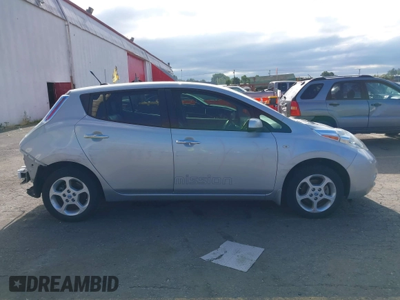 2011 Nissan LEAF SL-e z VIN JN1AZ0CP2BT008771, wystawiony jako IAAI lot #39745384 z przebiegiem 64 758 mil mil oraz . Historia ofert i sprzedaży dostępna na DreamBid. Obrazek 14.