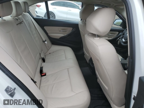 2013 BMW 3 Series 320i xDrive with VIN WBA3C3C59DF981328, listed as a Copart auction lot 57132395 with 152,458 mi miles and Salvage title. Bid and sale history available at DreamBid. Image 10.