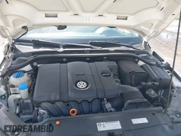 2013 Volkswagen Jetta SE with VIN 3VWDX7AJ1DM366935, listed as a IAAI auction lot 41961342 with Not provided miles and . Bid and sale history available at DreamBid. Image 10.