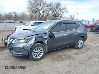 2017 Nissan Rogue SL z VIN JN8AT2MV7HW025973, wystawiony jako IAAI lot #42000657 z przebiegiem 131 762 mil mil oraz . Historia ofert i sprzedaży dostępna na DreamBid. Obrazek 2.