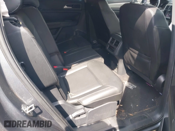 2019 Volkswagen Atlas SE with VIN 1V2DR2CA4KC524033, listed as a IAAI auction lot 42104613 with 97,362 mi miles and . Bid and sale history available at DreamBid. Image 8.