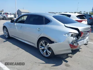 2015 Infiniti Q70 с VIN JN1BY1PP9FM600451, выставлен на аукционе IAAI как лот 42587404 с пробегом 165 071 миль миль и . История ставок и продаж доступна на DreamBid. Изображение 3.