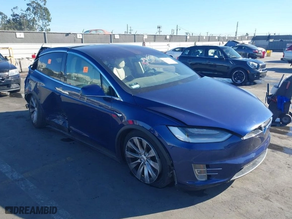 2019 Tesla Model X 75D with VIN 5YJXCAE21KF184892, listed as a IAAI auction lot 41281139 with 1 mi miles. Bid and sale history available at carsss.com. Image 1.