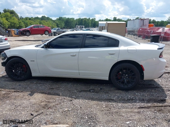 2016 Dodge Charger Road/Track with VIN 2C3CDXCT9GH210865, listed as a IAAI auction lot 39971429 with 157,784 mi miles. Bid and sale history available at carsss.com. Image 15.