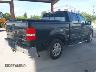 2004 Ford F-150 XLT z VIN 1FTPW12554KD31646, wystawiony jako IAAI lot #42798307 z przebiegiem 263 985 mil mil oraz . Historia ofert i sprzedaży dostępna na DreamBid. Obrazek 4.
