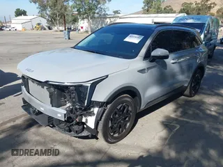 2025 Kia Sorento S z VIN 5XYRL4JC4SG324838, wystawiony jako IAAI lot #42328103 z przebiegiem 9 253 mil mil oraz . Historia ofert i sprzedaży dostępna na DreamBid. Obrazek 19.