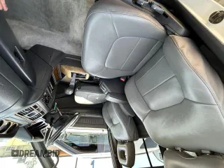 2000 Mitsubishi Montero z VIN JA4MR51R6YJ002305, wystawiony jako Copart lot #50263015 z przebiegiem 138 861 mil mil oraz Czysty tytuł • Clean title. Historia ofert i sprzedaży dostępna na DreamBid. Obrazek 5.