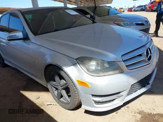 2012 Mercedes-Benz C 250 Sport с VIN WDDGF4HB3CR235072, выставлен на аукционе IAAI как лот 42442185 с пробегом Не указан миль и . История ставок и продаж доступна на DreamBid. Изображение 1.