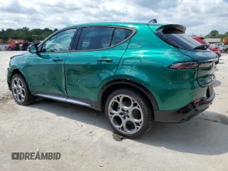 2024 Alfa Romeo Tonale Ti z VIN ZASPATCW0R3055934, wystawiony jako Copart lot #67899114 z przebiegiem 4211 mil mil oraz Szkody całkowita. Historia ofert i sprzedaży dostępna na DreamBid. Obrazek 2.