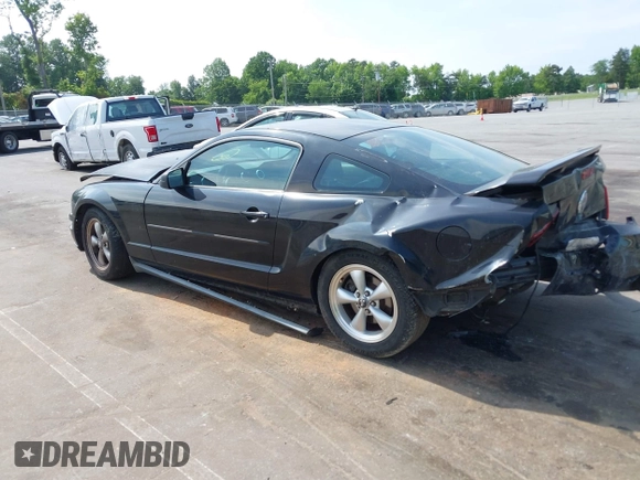 2008 Ford Mustang Deluxe z VIN 1ZVHT80N985155422, wystawiony jako IAAI lot #42312812 z przebiegiem Nie podano mil oraz . Historia ofert i sprzedaży dostępna na DreamBid. Obrazek 3.