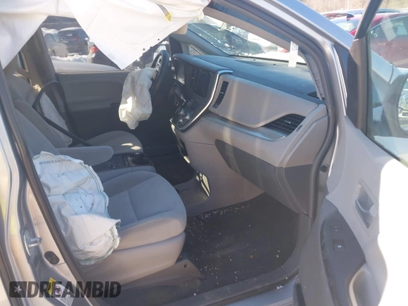 2016 Toyota Sienna LE AAS with VIN 5TDKK3DC6GS711315, listed as a IAAI auction lot 41596447 with 175,413 mi miles. Bid and sale history available at carsss.com. Image 5.