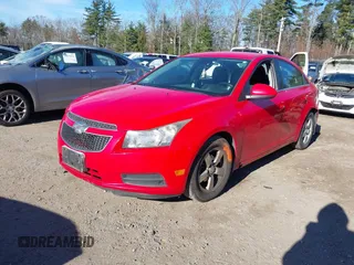 2014 Chevrolet Cruze 1LT z VIN 1G1PC5SB8E7230345, wystawiony jako IAAI lot #40846271 z przebiegiem 175 349 mil mil oraz . Historia ofert i sprzedaży dostępna na DreamBid. Obrazek 18.