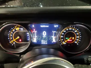 2021 Jeep Wrangler Unlimited Sahara z VIN 1C4HJXEN8MW772617, wystawiony jako Copart lot #50134815 z przebiegiem 41 705 mil mil oraz Szkoda całkowita • Salvage title. Historia ofert i sprzedaży dostępna na DreamBid. Obrazek 9.