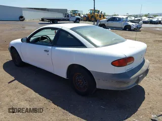 1997 Chevrolet Cavalier z VIN 1G1JC1241V7313941, wystawiony jako IAAI lot #42228174 z przebiegiem 252 311 mil mil oraz . Historia ofert i sprzedaży dostępna na DreamBid. Obrazek 3.