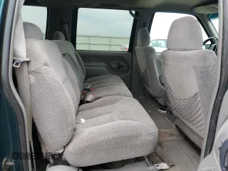 1998 Chevrolet Suburban with VIN 1GNFK16R3WJ359062, listed as a Copart auction lot 54632515 with 195,134 mi miles and Non Repairable. Bid and sale history available at DreamBid. Image 11.