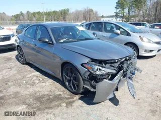 2020 Alfa Romeo Giulia with VIN ZARFAMAN2L7624764, listed as a IAAI auction lot 41623824 with 1 mi miles. Bid and sale history available at carsss.com. Image 1.
