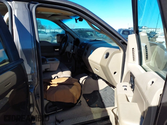 2006 Ford F-150 XLT with VIN 1FTPW12V06KD62760, listed as a IAAI auction lot 41376036 with 125,670 mi miles. Bid and sale history available at carsss.com. Image 5.