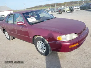 1996 Toyota Camry DX z VIN 4T1BG12K3TU662835, wystawiony jako IAAI lot #42060645 z przebiegiem 195 600 mil mil oraz . Historia ofert i sprzedaży dostępna na DreamBid. Obrazek 1.