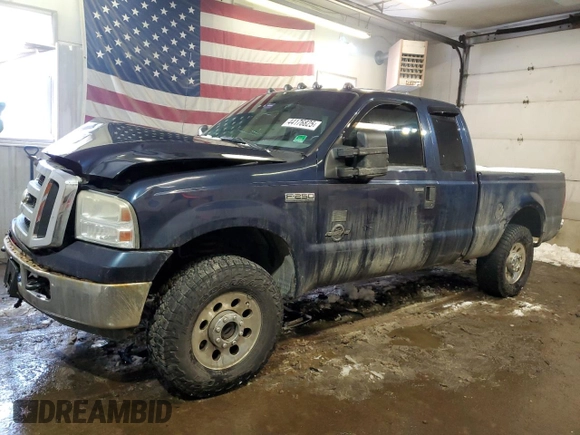 2007 Ford F-250 XL with VIN 1FTSX21P77EA06533, listed as a Copart auction lot 44176825 with 120,488 mi miles and Salvage Title. Bid and sale history available at DreamBid. Image 1.