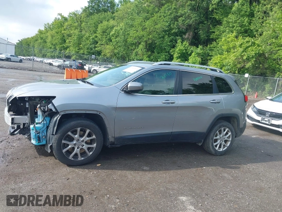 2017 Jeep Cherokee Latitude z VIN 1C4PJLCB4HW559926, wystawiony jako IAAI lot #42357305 z przebiegiem 106 188 mil mil oraz . Historia ofert i sprzedaży dostępna na DreamBid. Obrazek 14.