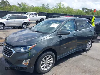2020 Chevrolet Equinox LT z VIN 3GNAXKEVXLS509839, wystawiony jako IAAI lot #41936493 z przebiegiem 141 814 mil mil oraz . Historia ofert i sprzedaży dostępna na DreamBid. Obrazek 2.