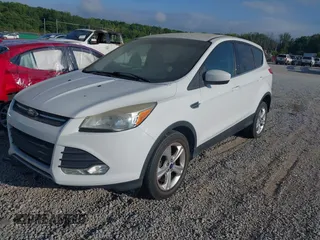2013 Ford Escape SE с VIN 1FMCU0GXXDUB25389, выставлен на аукционе IAAI как лот 42714468 с пробегом 158 849 миль миль и . История ставок и продаж доступна на DreamBid. Изображение 2.