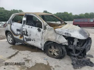 2020 Chevrolet Trax LT z VIN 3GNCJLSB5LL245059, wystawiony jako Copart lot #59633075 z przebiegiem Nie podano mil oraz Nie do naprawy • Non repairable. Historia ofert i sprzedaży dostępna na DreamBid. Obrazek 4.