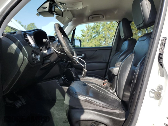 2018 Jeep Renegade Limited z VIN ZACCJADB6JPG74175, wystawiony jako Copart lot #55968915 z przebiegiem 147 595 mil mil oraz Czysty tytuł • Clean title. Historia ofert i sprzedaży dostępna na DreamBid. Obrazek 7.
