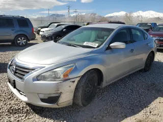 2015 Nissan Altima 2.5 z VIN 1N4AL3AP1FC187223, wystawiony jako Copart lot #50315535 z przebiegiem 166 524 mil mil oraz Szkoda całkowita • Salvage title. Historia ofert i sprzedaży dostępna na DreamBid. Obrazek 1.