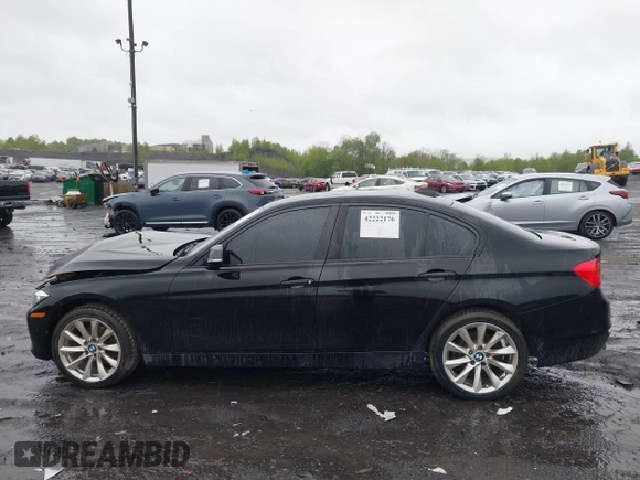 2015 BMW 3 Series 320i xDrive z VIN WBA3C3G59FNT53112, wystawiony jako IAAI lot #42222176 z przebiegiem 113 702 mil mil oraz . Historia ofert i sprzedaży dostępna na DreamBid. Obrazek 14.