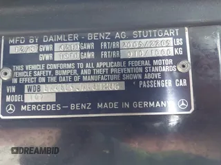 1988 Mercedes-Benz 560 Series 560SL with VIN WDBBA48D9JA081286, listed as a IAAI auction lot 41742395 with 143,034 mi miles. Bid and sale history available at carsss.com. Image 9.
