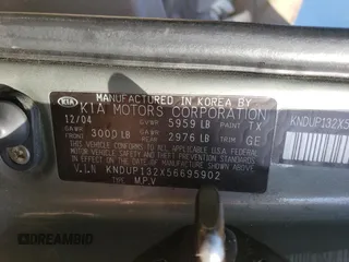 2005 Kia Sedona LX with VIN KNDUP132X56695902, listed as a Copart auction lot 73604104 with 109,676 mi miles and Salvage Title. Bid and sale history available at carsss.com. Image 15.