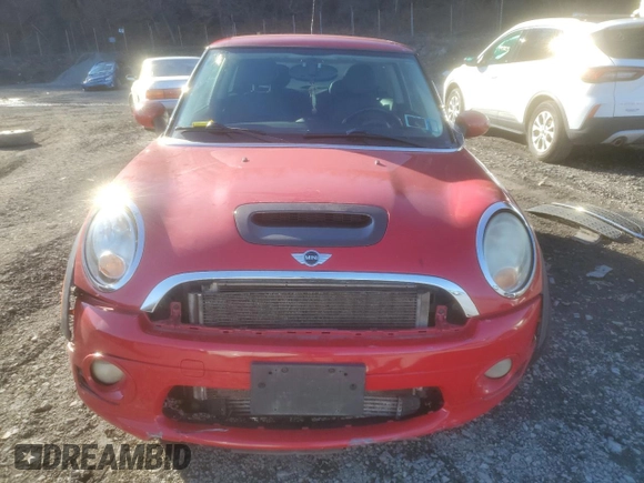 2007 MINI Hardtop S with VIN WMWMF73507TL92600, listed as a Copart auction lot 49324375 with 131,178 mi miles and Clean Title. Bid and sale history available at DreamBid. Image 5.