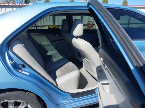 2014 Toyota Camry Hybrid LE with VIN 4T1BD1FK7EU098824, listed as a IAAI auction lot 42063119 with 112,759 mi miles. Bid and sale history available at carsss.com. Image 8.