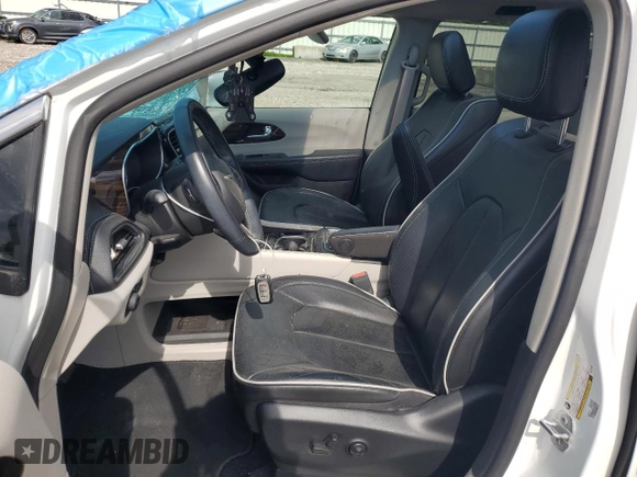 2022 Chrysler Pacifica Hybrid Limited z VIN 2C4RC1S7XNR123039, wystawiony jako Copart lot #57786915 z przebiegiem 61 616 mil mil oraz Szkoda całkowita • Salvage title. Historia ofert i sprzedaży dostępna na DreamBid. Obrazek 7.