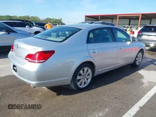 2006 Toyota Avalon XL with VIN 4T1BK36B36U153708, listed as a IAAI auction lot 42049995 with 205,803 mi miles. Bid and sale history available at carsss.com. Image 4.