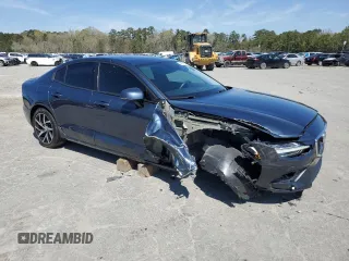 2020 Volvo S60 Momentum z VIN 7JR102FK5LG049748, wystawiony jako Copart lot #49587625 z przebiegiem 103 391 mil mil oraz Nie do naprawy • Non repairable. Historia ofert i sprzedaży dostępna na DreamBid. Obrazek 4.