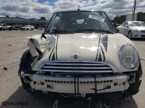 2008 MINI Cooper Convertible with VIN WMWRF33518TF67472, listed as a Copart auction lot 72073604 with 61,024 mi miles and Salvage Title. Bid and sale history available at carsss.com. Image 5.